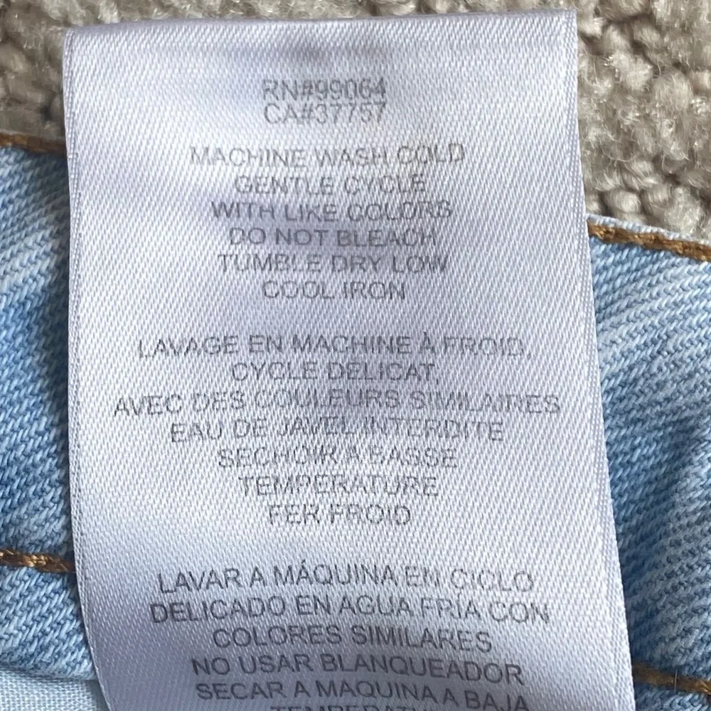 RVCA boyfriend jean shorts light wash denim button fly 26